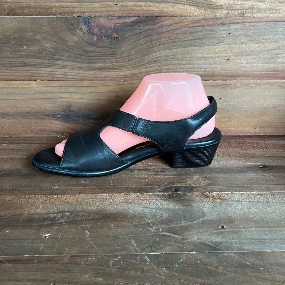 SAS Tripad Comfort Roamer Black Leather Sandals Summer Women's 9.5 S
